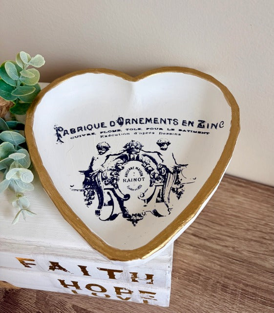 Heart-shaped decorative item with vintage design 