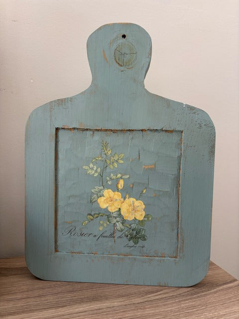 Decorative cutting board with floral design 